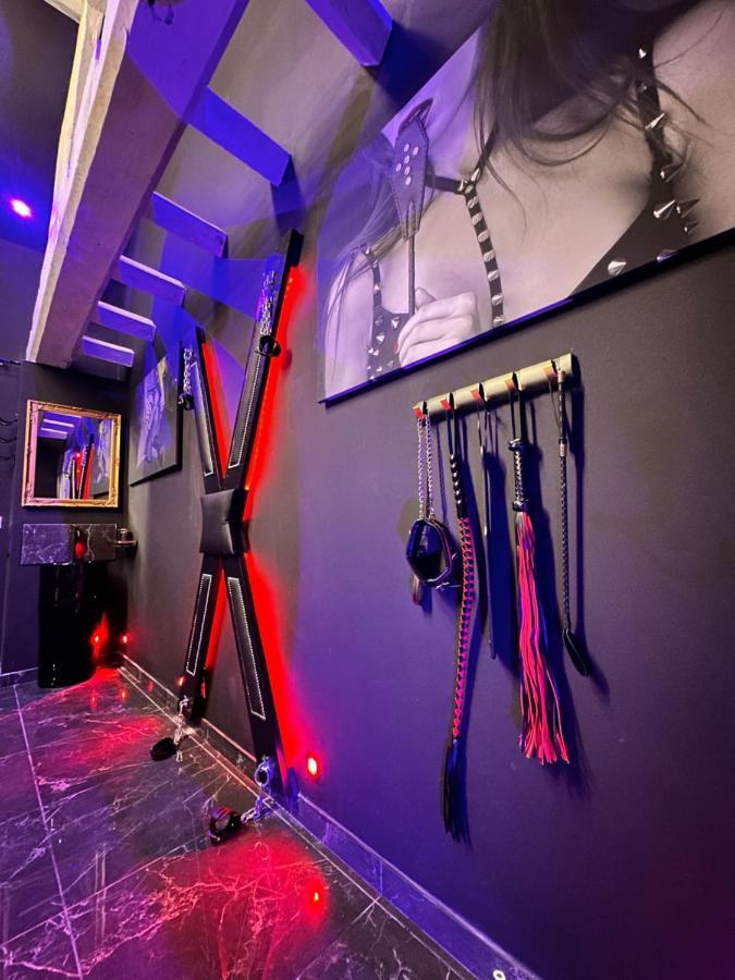 Loveroom De Luxe - Theme 50 Nuances De Grey Maison Privative Spa Insolite Douchy-les-Mines Bagian luar foto